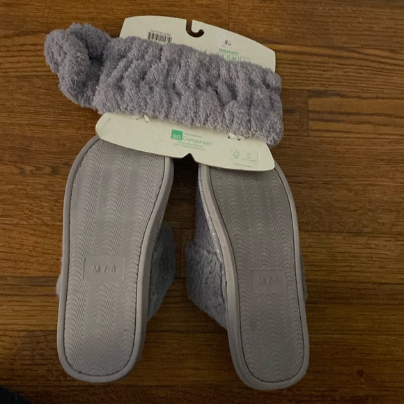 Honeydew slippersv7-8 , headband and scrunchie set - Picture 3 of 3